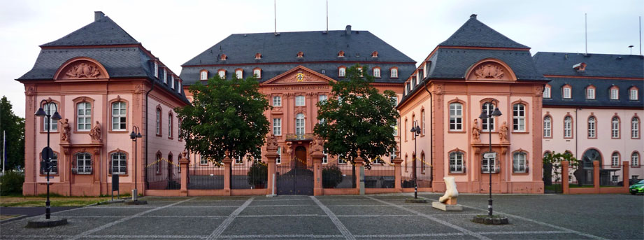 Mainz, hoofdstad van de deelstaat Rheinland-Pfalz, met zicht op de Dom